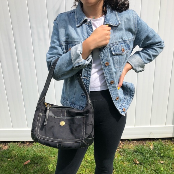 Coach Signature C Canvas and leather Hobo. - Picture 7 of 8